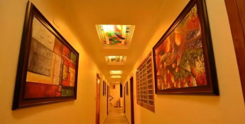 Hotel Happy Home The Lake Paradise