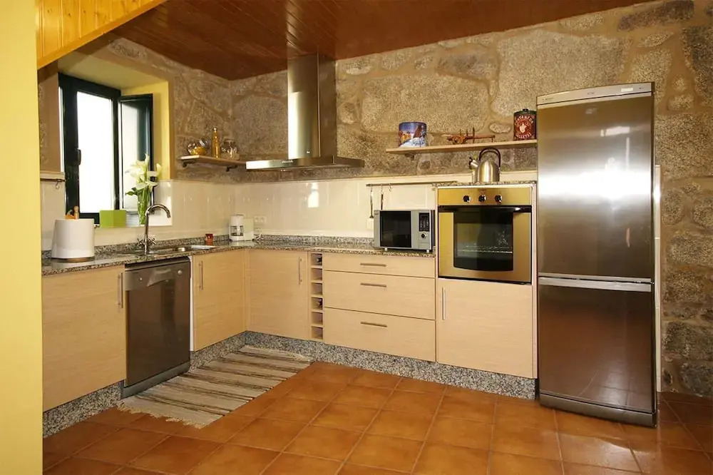 House - 3 Bedrooms - 102074