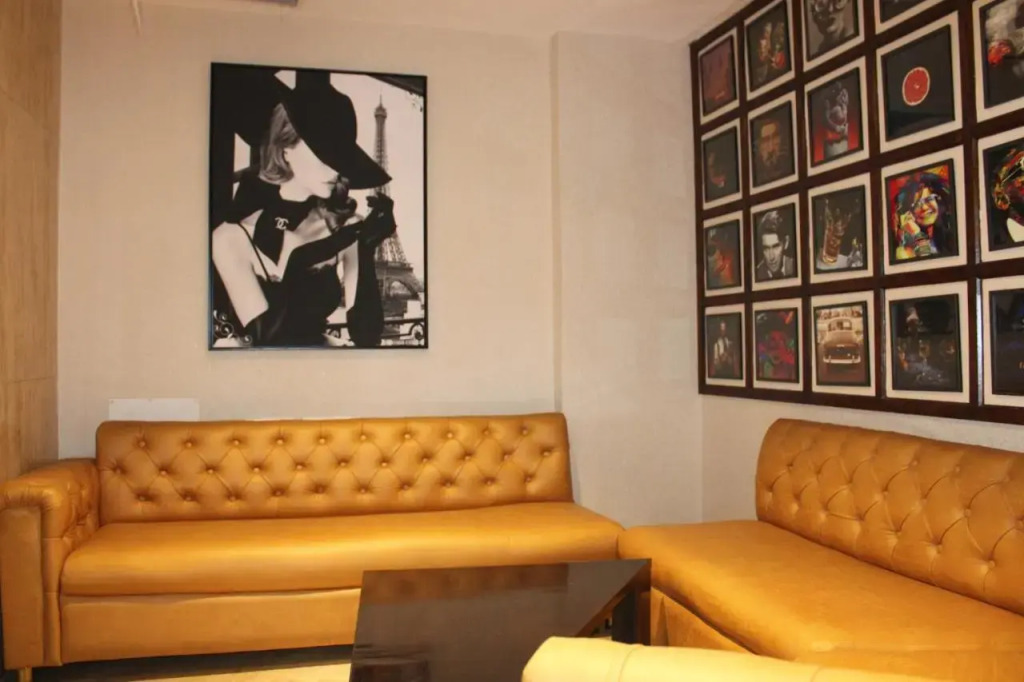 FabHotel Prime Bellmont