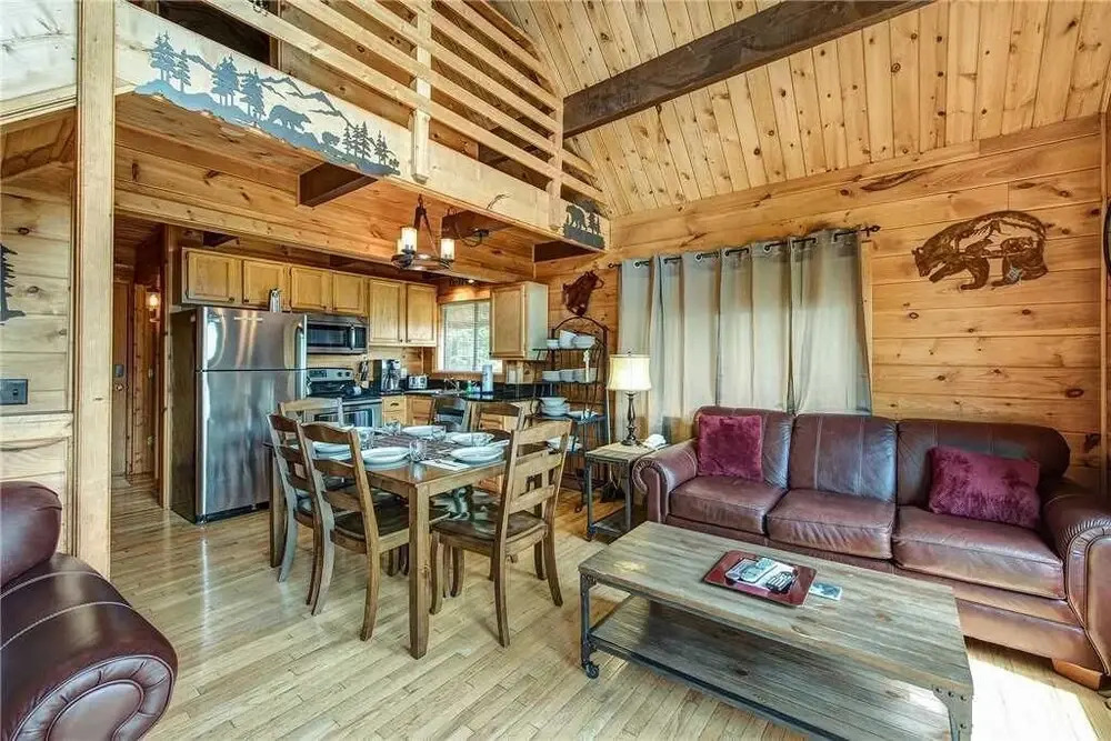Smoky Mountain View 3 Bedroom Home with Hot Tub