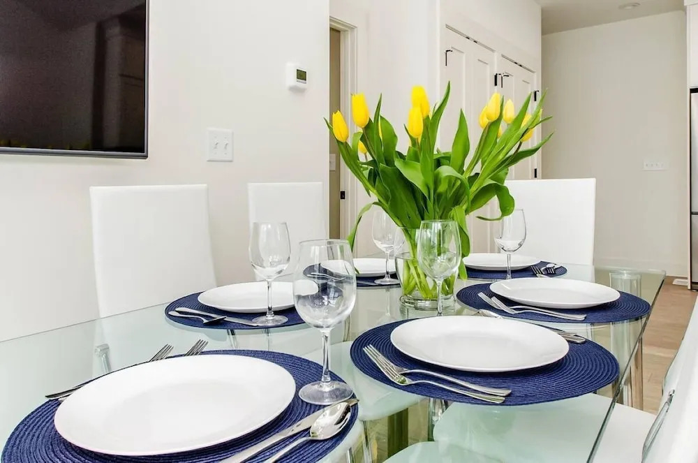Jungle House Designer Residences - Downtown Columbus