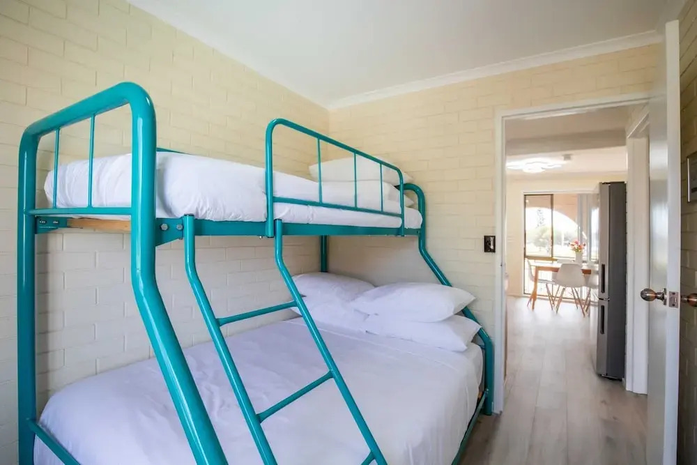 Charming 2-bed Apartment With Bay Views
