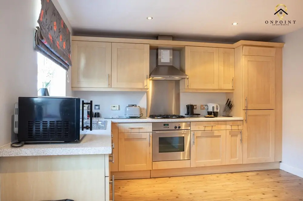 Captivating & Comfy 3 Bed Home 2Parking