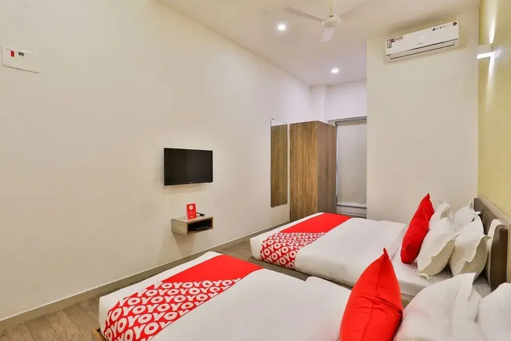 UTSAV GALAXY BANQUET And ROOMS