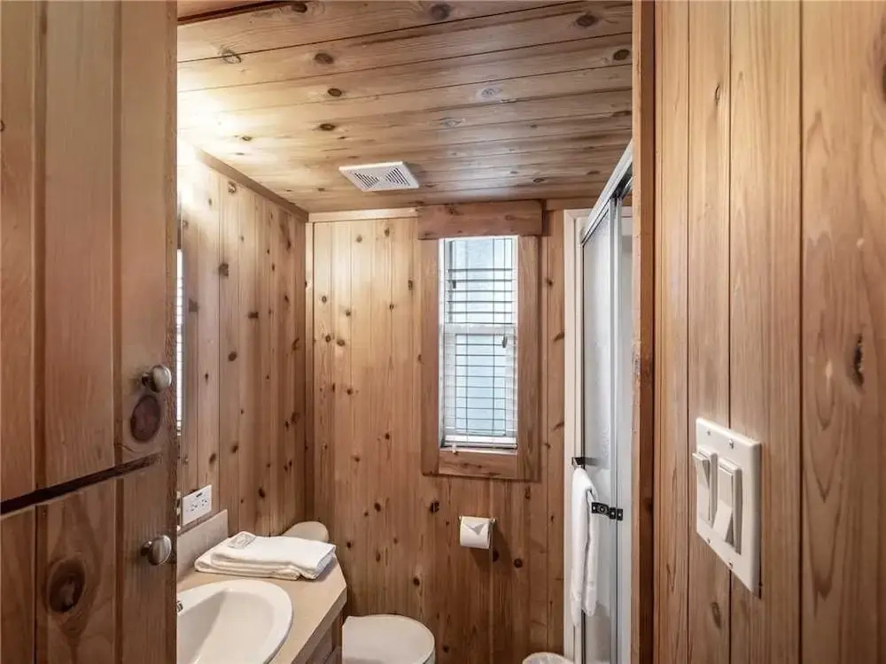 Aloft Cabin, 1 Bedroom, 1 Loft, Midtown, Sleeps 6