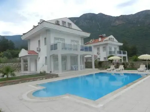 New Age Golden King Villas