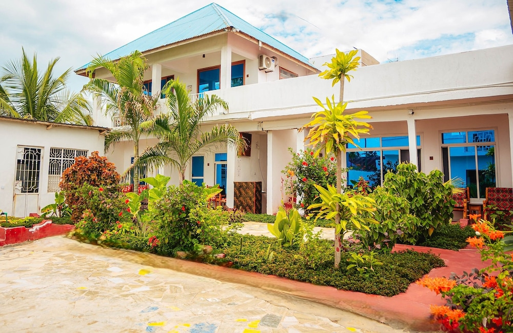 Karibu Villa