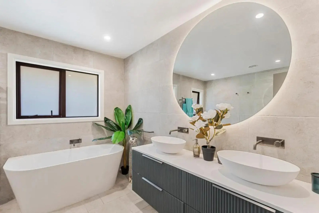 Island View Beach House - Paraparaumu Beach Home