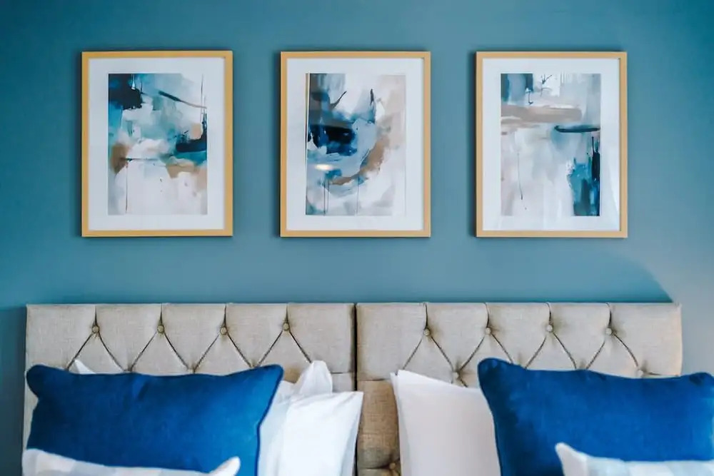 NEW Stylish Apartment Amazing Location Sleeps 6