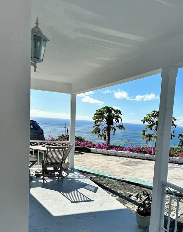Charming Lagoon-view Apartment in Rodrigues