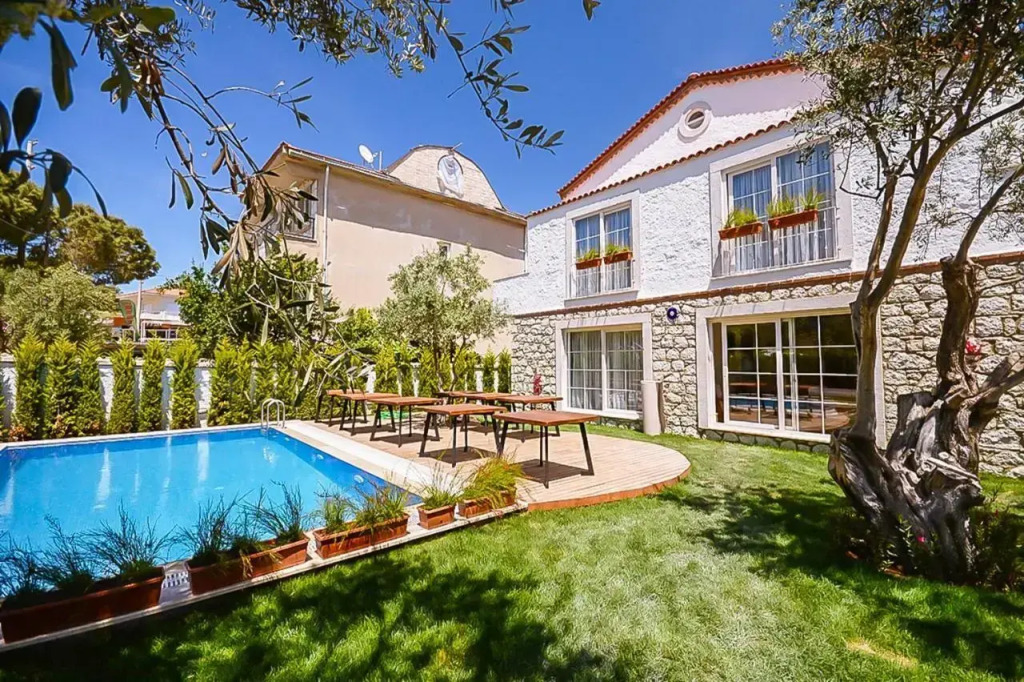 Alaçatı Otel Rebetiko