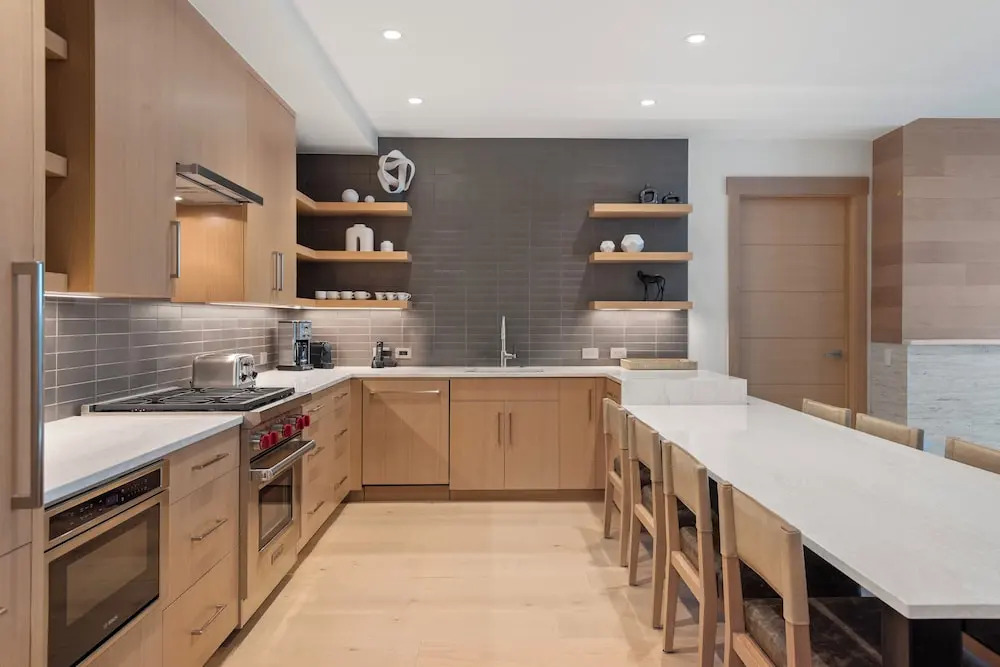 Snowmass Lux Getaway by Snowmass Vacations