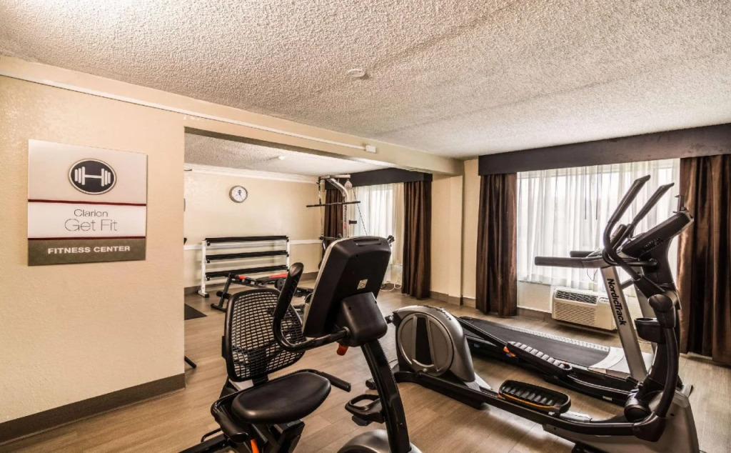 Howard Johnson Inn-Pensacola