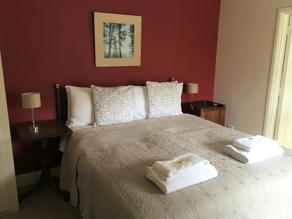 Gorselands Hall Bed and Breakfast