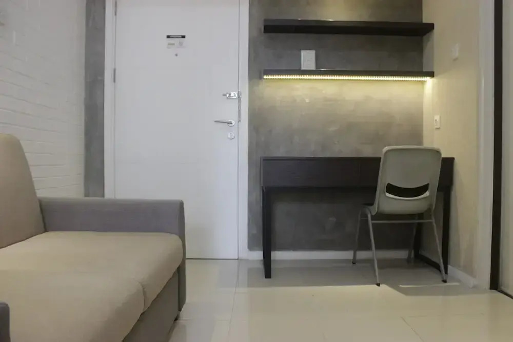 Cozy High Floor 1BR at Parahyangan Residence