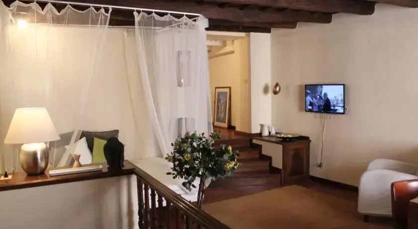 Suite Thamia