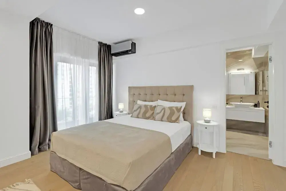 Victoriei Luxury