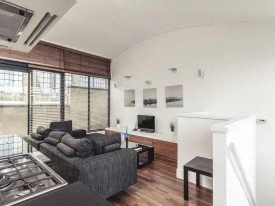 Long Lane Penthouse