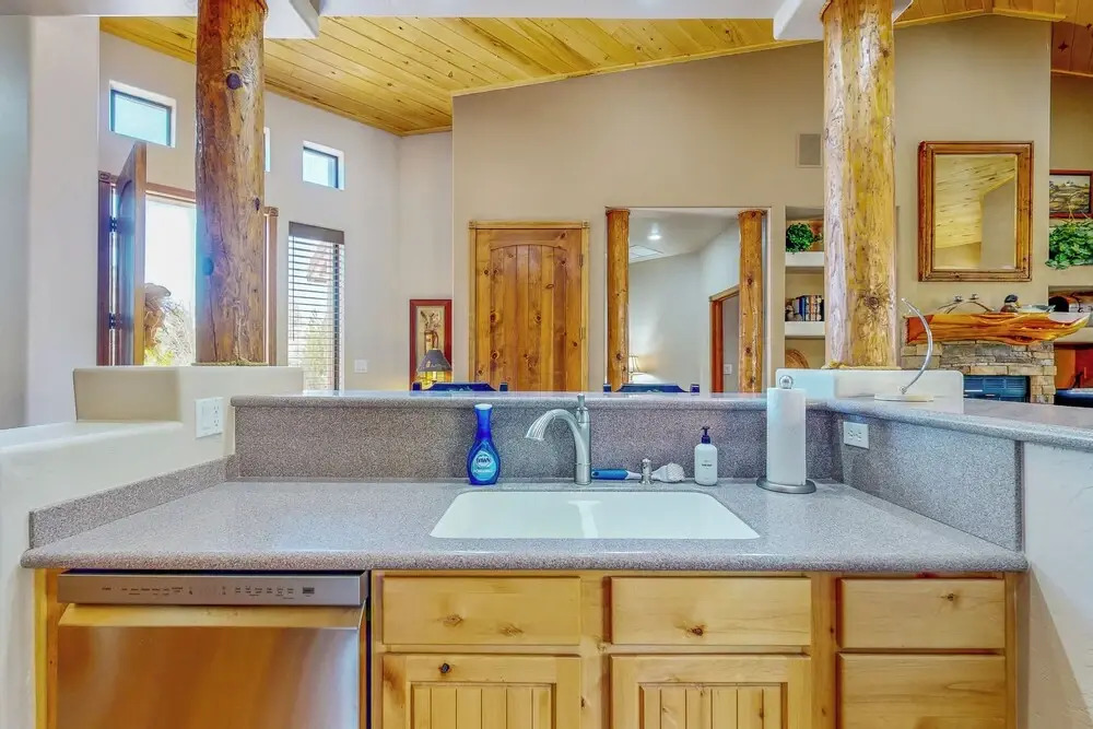3BR Home Close to Golf, Hiking & Lakes - Dogs OK