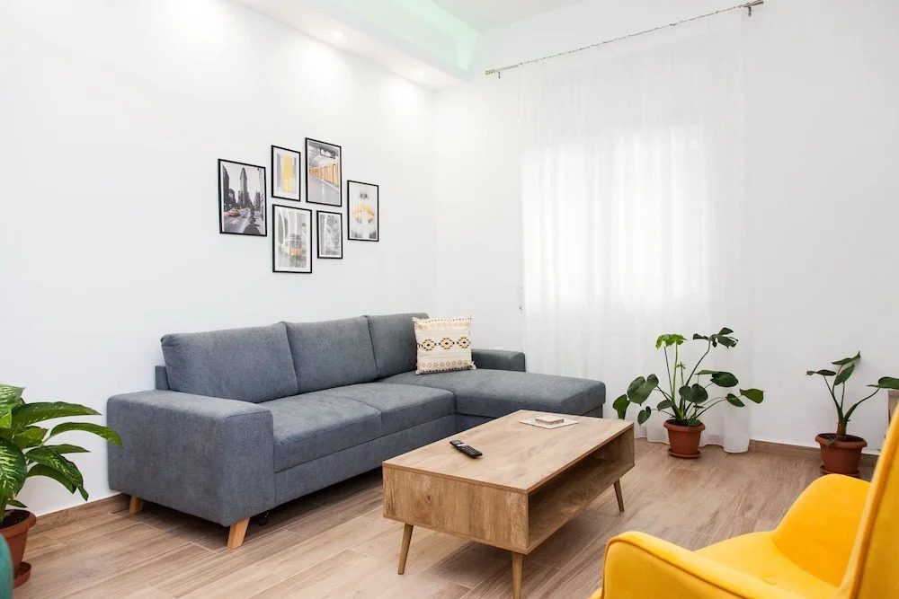 Beautiful new apartment in Petralona