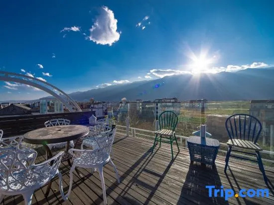Dali Yuntu S-Bend Seaview Travel Shooting Inn (Junxi Village)