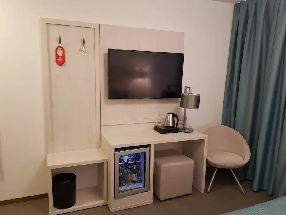 Apricot Hotel