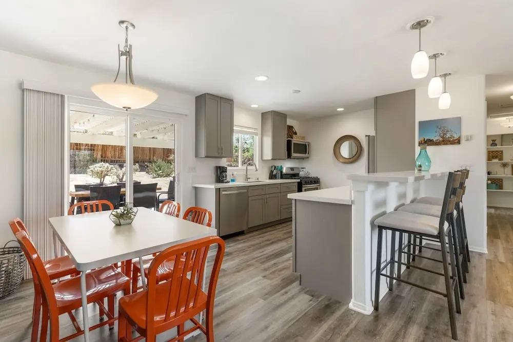 Serenity Sands - Hot Tub, Bbq And Fire Pit! 3 Bedroom Home by RedAwning