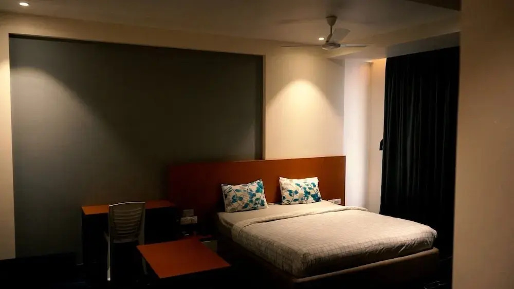 Hotel Radhika