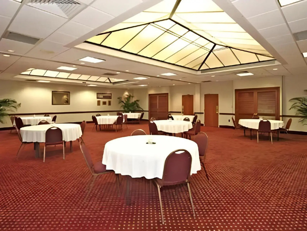OYO Hotel Burlington South