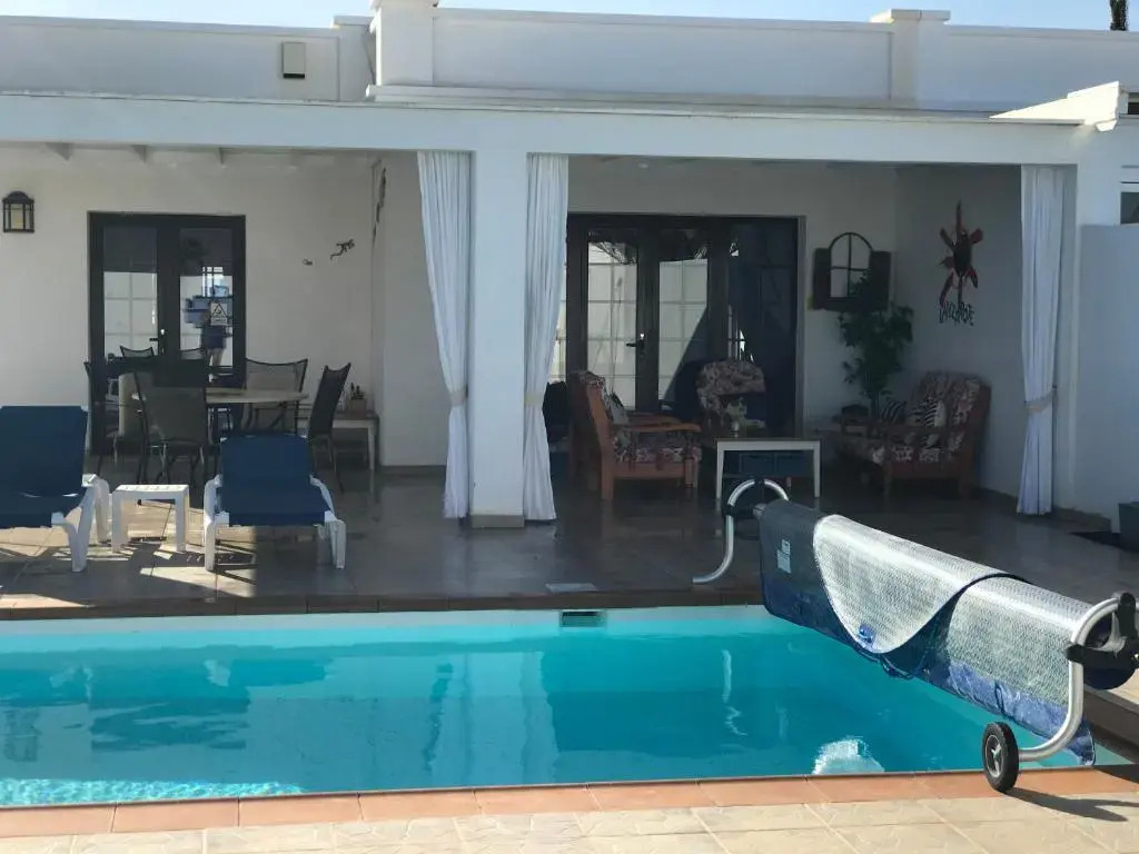 Villa Lomo Blanco by Villa Plus