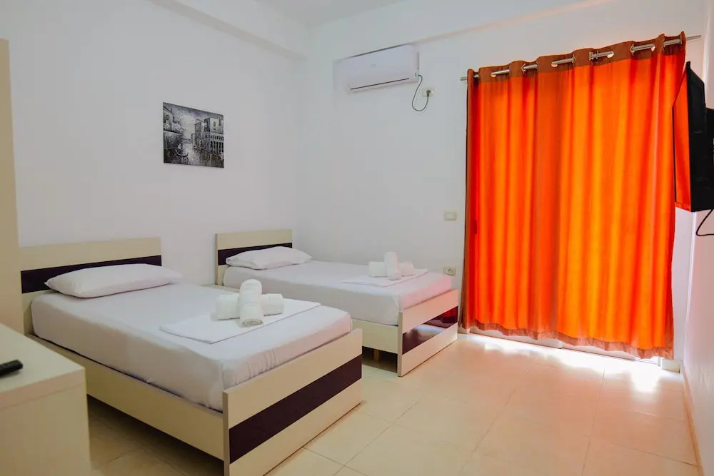 Hotel Argjiro