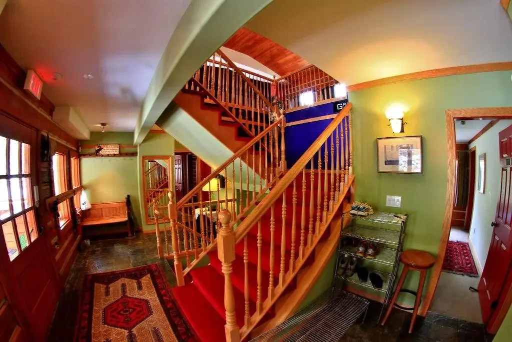 Earl Grey Lodge