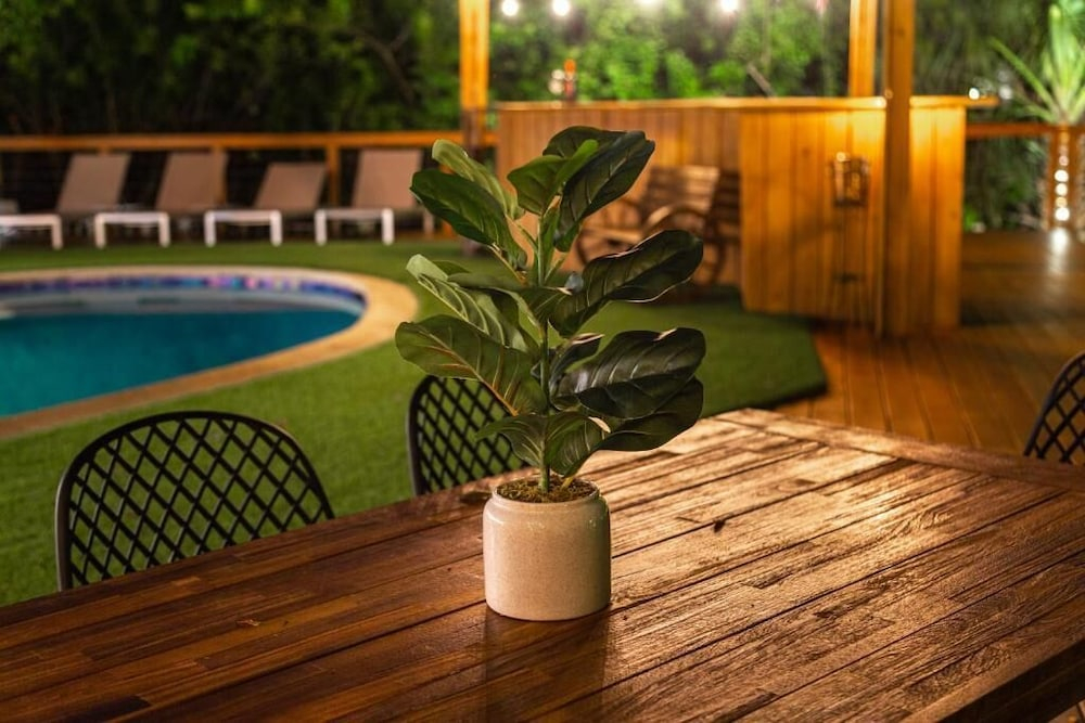 Serenity Villa - Pool - FirePit and Mini Golf