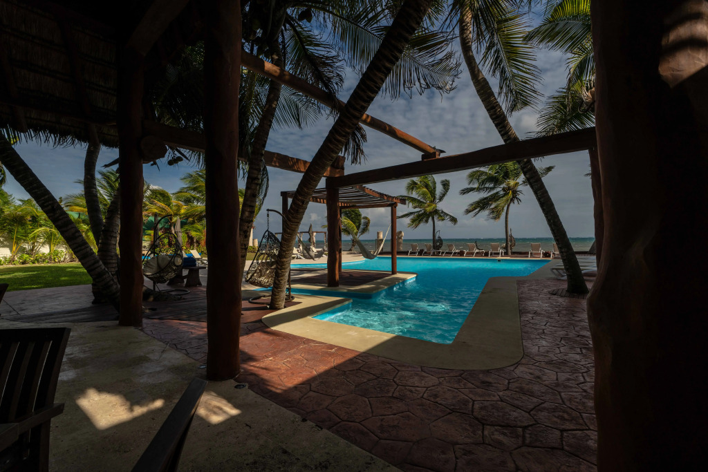 Casa del Puerto by MIJ - Beachfront Hotel