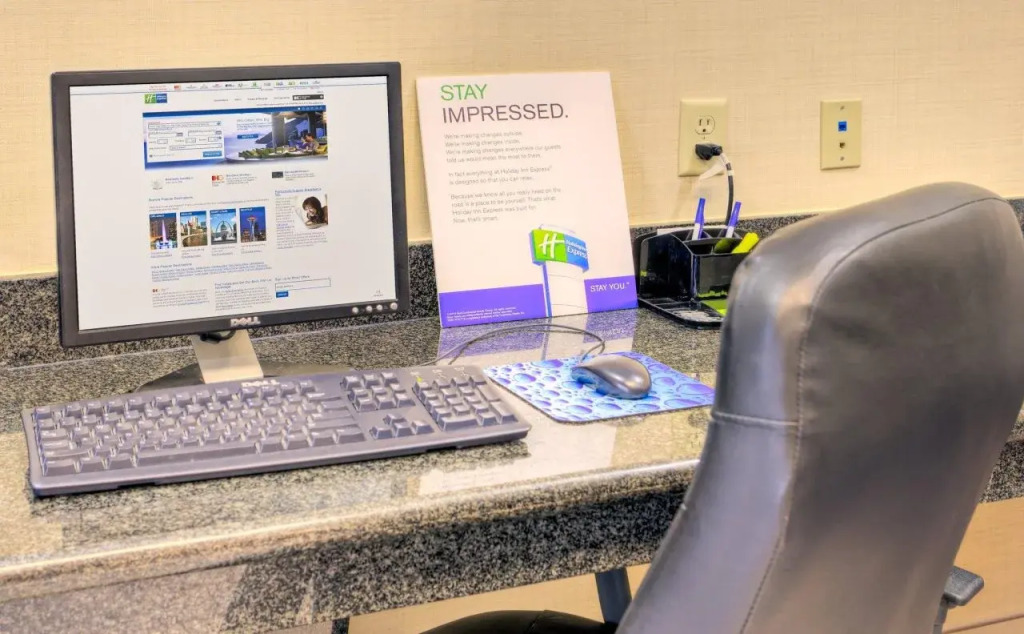 Holiday Inn Express and Suites Granbury by IHG