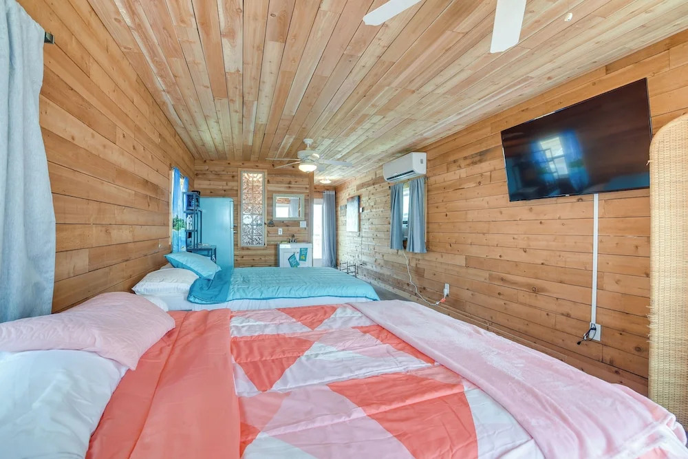 1 Mi to Ocean: Colorful Freeport Beach Rental!