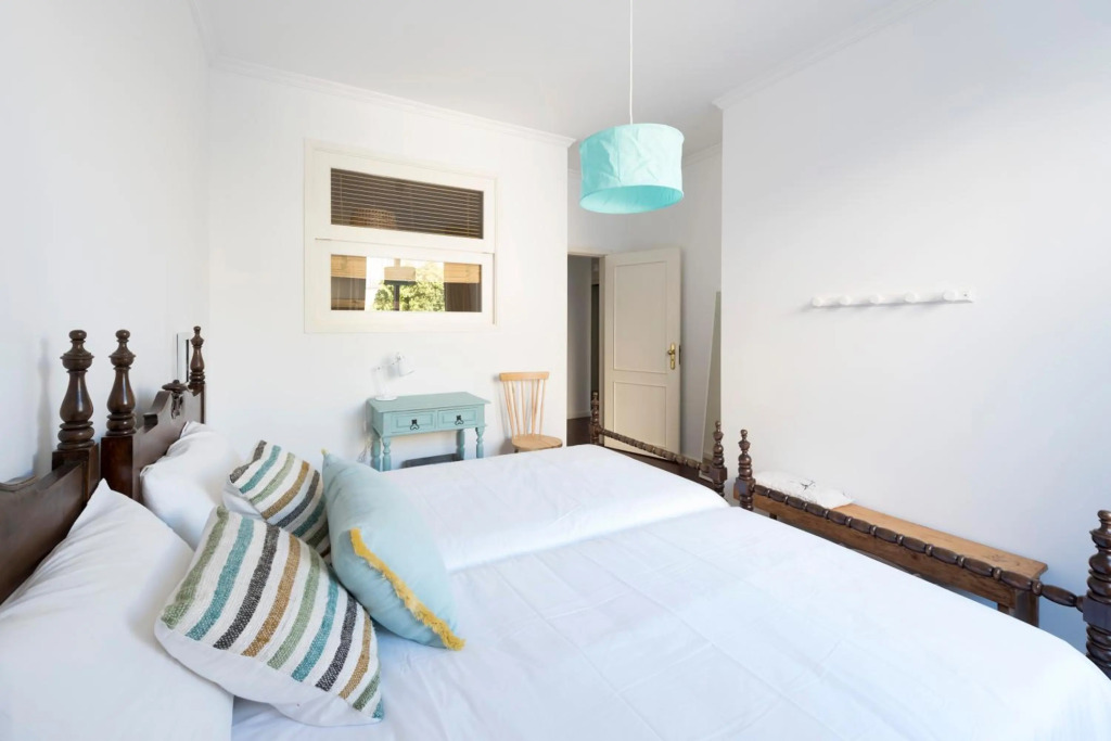 Foz Beach Apartment w Sea Views by LovelyStay