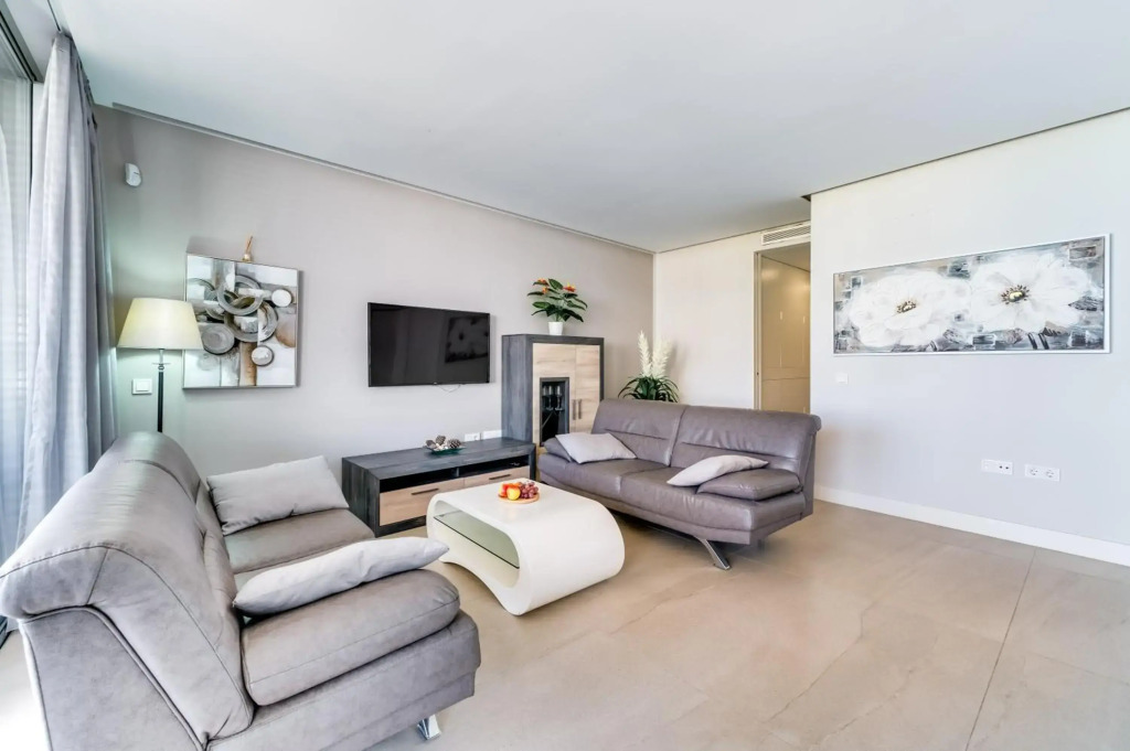 The Edge Apartment