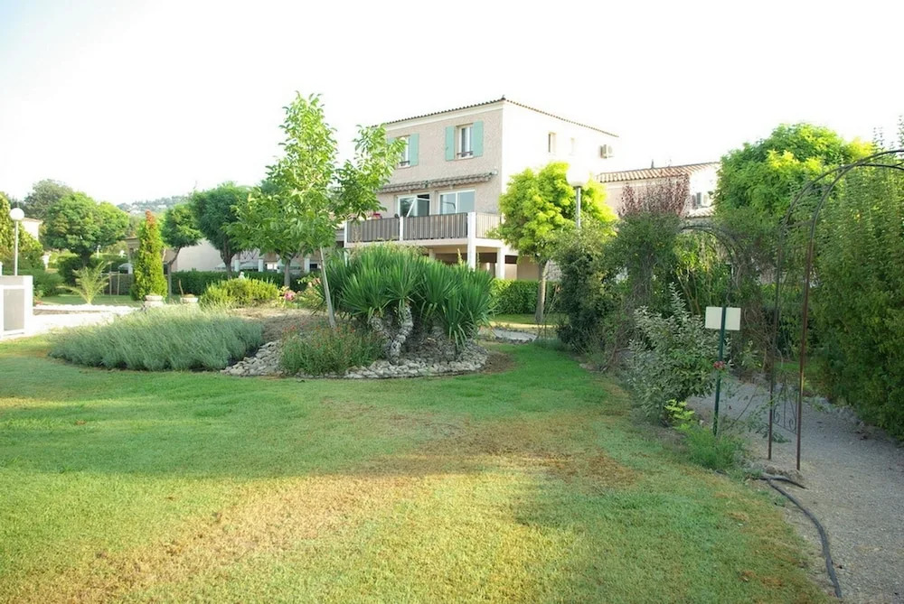 Le Champ dEysson Aparthotel
