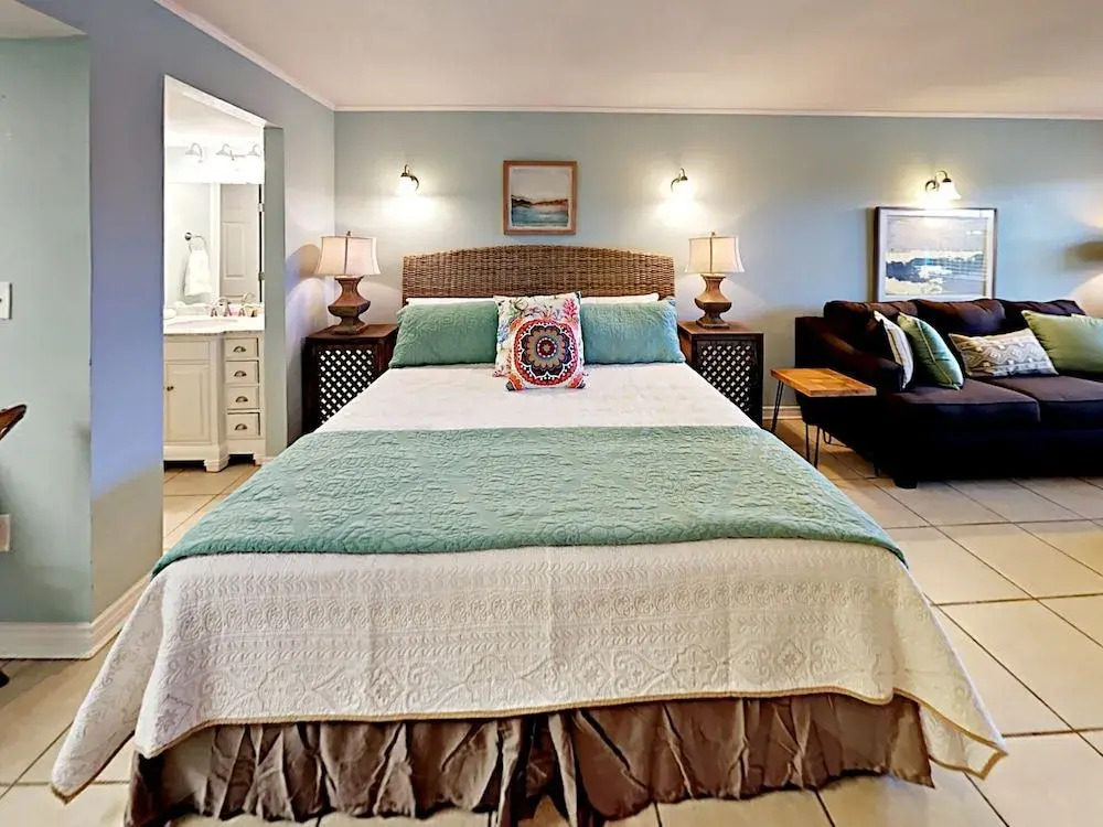 112 Sea Breeze - 1 Br Condo