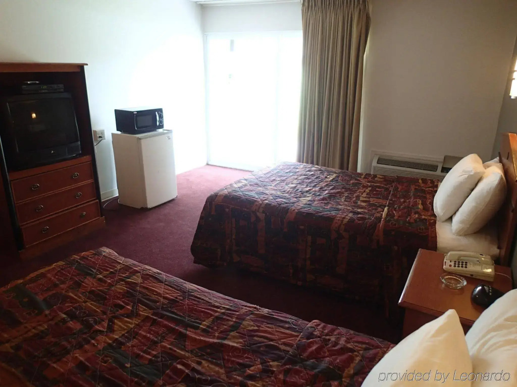 Crystal Inn - Neptune