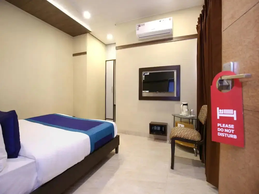 Capital O 9822 Hotel Seven