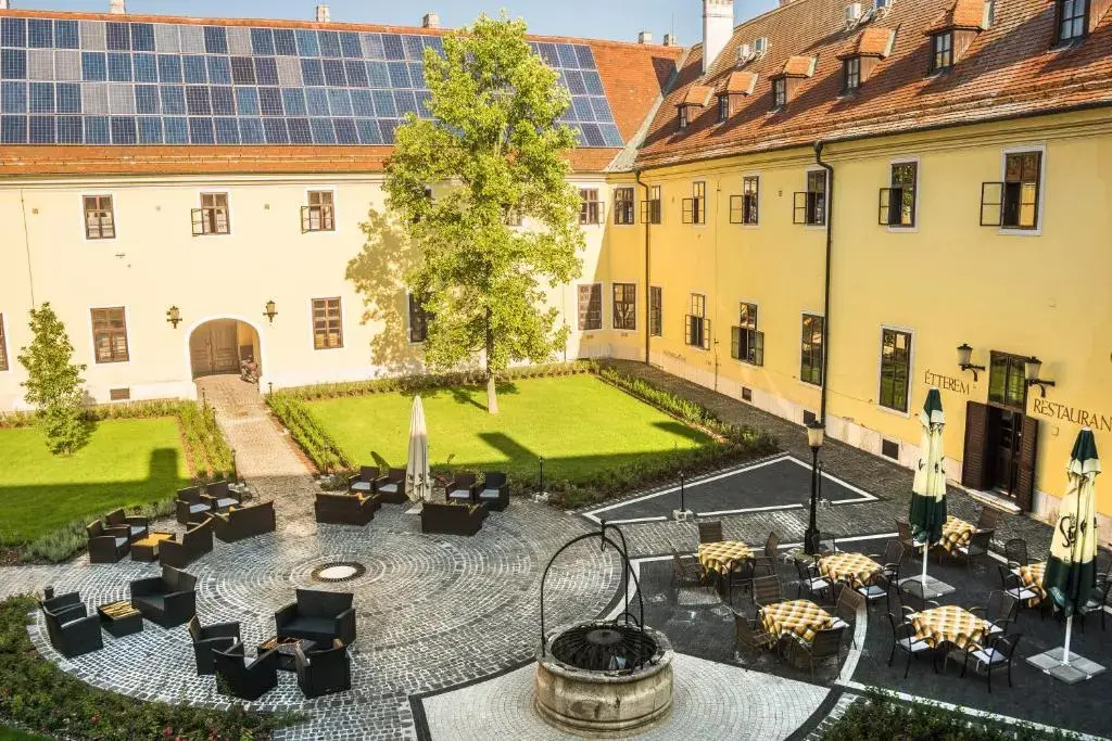 Hotel Klastrom