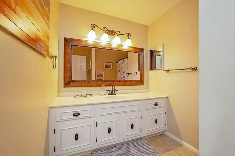 Enjoy the Centrally Located Mcfadyen Guest House