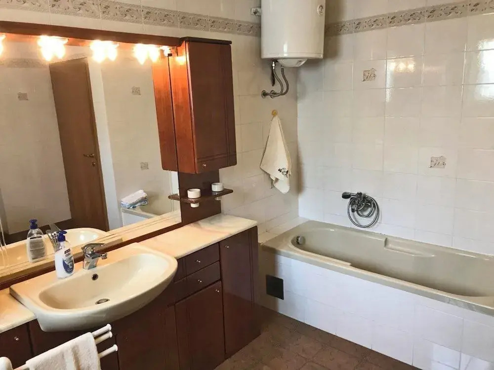 Anita - One Bedroom