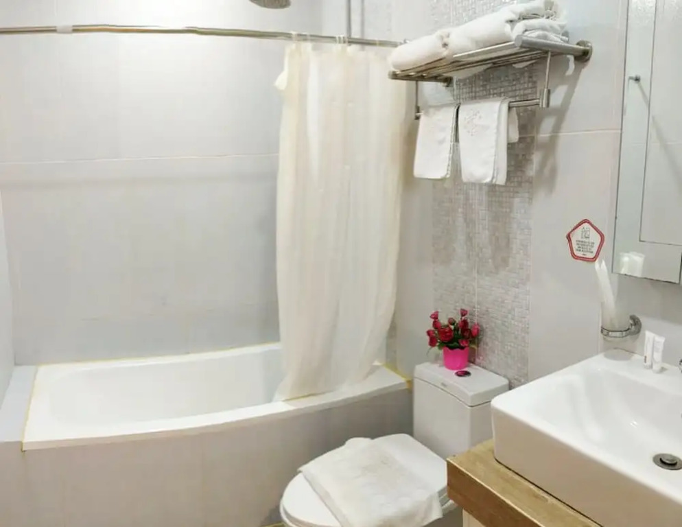 AMORE HOTEL MANILA