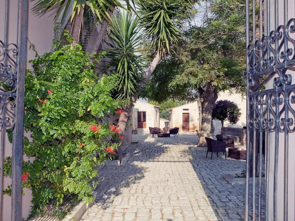 Baglio Fasana whole property