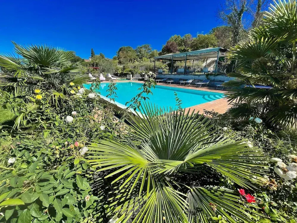 Apt 4 - Forget all Your Troubles - Relax in Paradise ! Air Con, Wifi! Sleeps 4