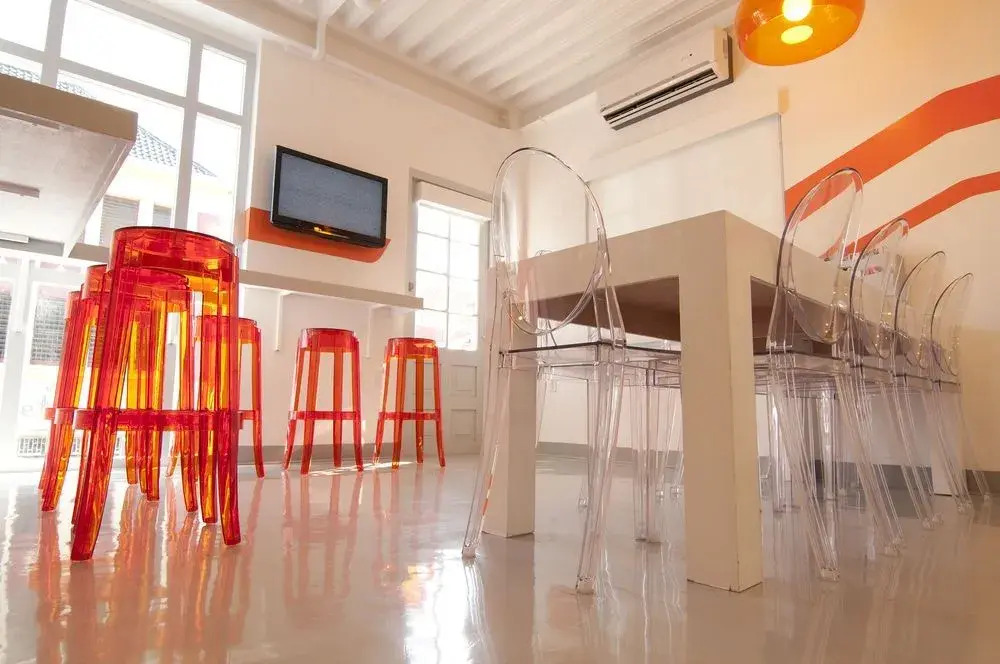 WAVE Hotel & Cafe