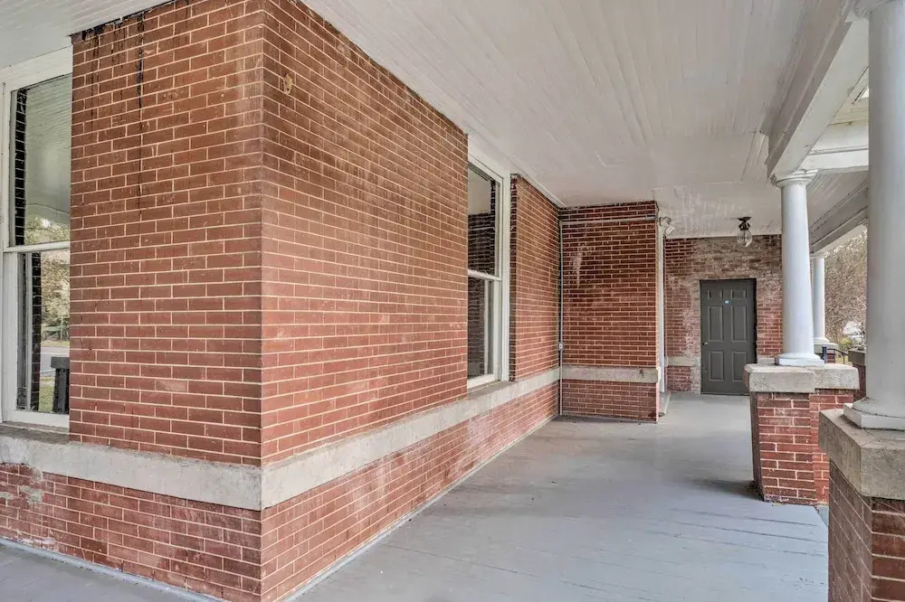 Pet-friendly Shreveport Home ~ 1 Mile to Downtown!
